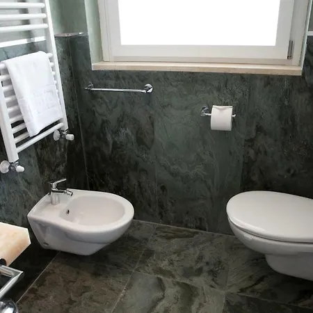 Boutique Enia 3*