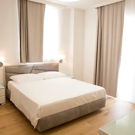 Boutique Enia 3* Prato (Prato)