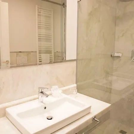 Boutique Enia 3*