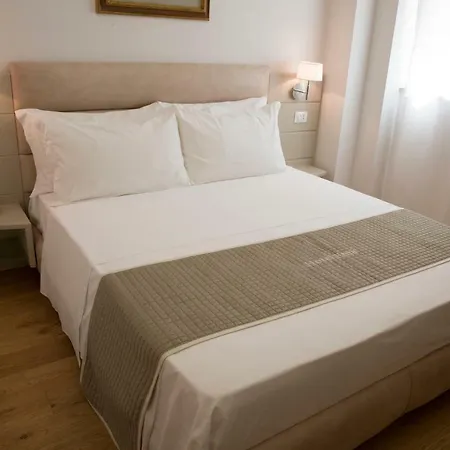 Hotel Boutique Enia 3*